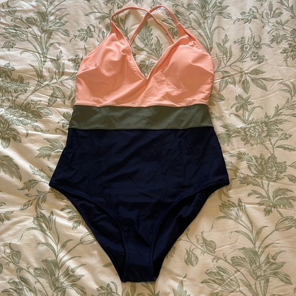 CUPSHE One Piece Swimsuit, Deep V Neck,  Crisscross Back, Color Block, Size L - Picture 4 of 11